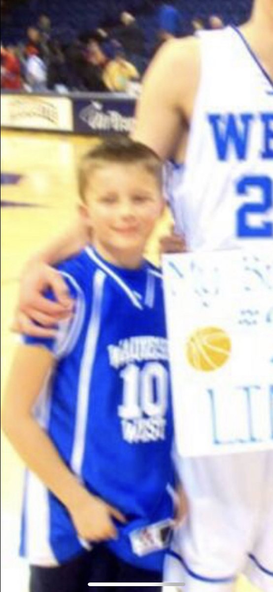 dinglebury24's tweet image. Bradey’s senior night... look at that picture vs this one the week I played my last game for West 😂😂 #Yikes #Timeflies