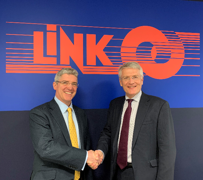 LINK_ATM_Scheme's tweet photo. Great to see Andrew Jones MP in the LINK office today, meeting the team and talking about how we look after the ATM network and support financial inclusion from the #NorthernPowerhouse #andrewjonesmp https://t.co/n8YLv2JacW