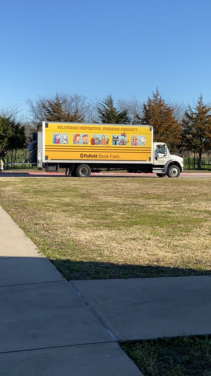TechSavy_LMS's tweet photo. Exciting things are being delivered! @pusterlearners #follettbookfairs https://t.co/NAOzpv3lWF