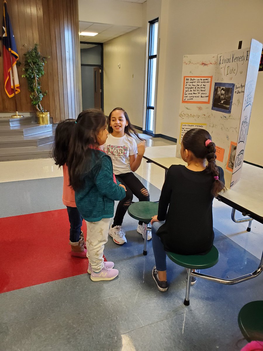 Ms_Vs_World's tweet photo. Black History Month presentation. So proud of my fifth graders! #rowlettwood @Rowlett_Bobcats @bainsbrain @RoderickKing01 https://t.co/4XutKu78cB
