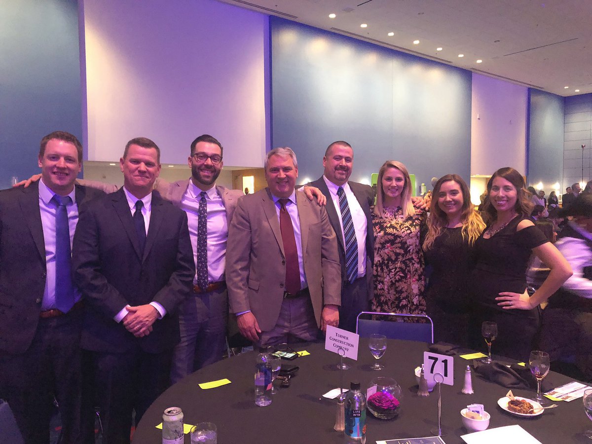 Turner_ATLCAR's tweet photo. Our team had a wonderful evening being a table sponsor at the Greater Charlotte Hospitality and Tourism Alliance Gala last night at the Charlotte Convention Center!
#charlotte #hospitality #hta #tourism #gala #tablesponsor #turnercarolinas #turnerconstruction https://t.co/yRJnwXKwTq