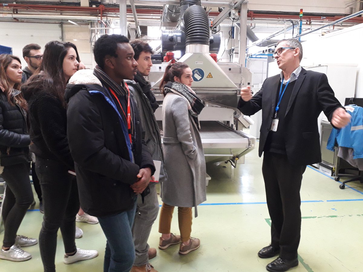 o_letessier's tweet photo. Great to see the new generation hearing from @AirLiquideGroup engineers about #Hydrogen, #Biogas and #Cryo. Thanks for visiting us @AgroParistech. https://t.co/InKIqurHXf