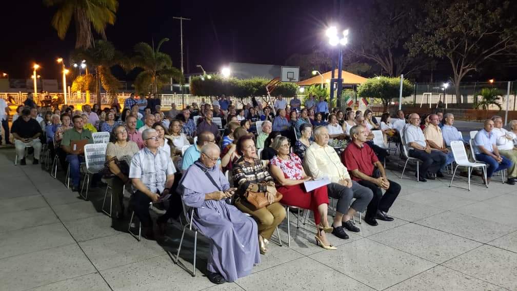 gherardip's tweet photo. En Gira por #Barinas S.E. Embajador🇮🇹 @ItalyinVEN #PlacidoVigo participó en el gran encuentro de la colectividad #Italiana en @CIVBARINAS 🇮🇹 🇻🇪
#ItalianiallEstero
#Farnesina https://t.co/vrt9Urwu8E