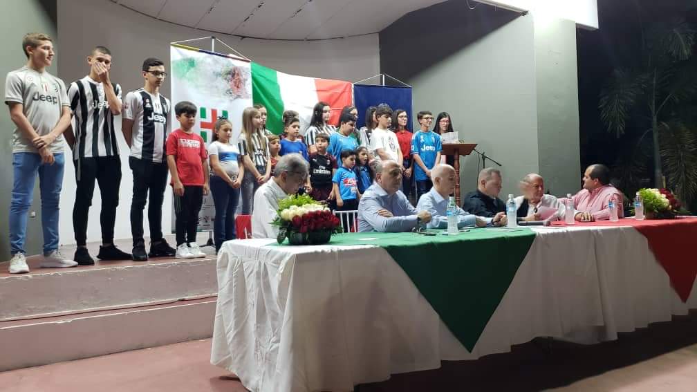 gherardip's tweet photo. En Gira por #Barinas S.E. Embajador🇮🇹 @ItalyinVEN #PlacidoVigo participó en el gran encuentro de la colectividad #Italiana en @CIVBARINAS 🇮🇹 🇻🇪
#ItalianiallEstero
#Farnesina https://t.co/vrt9Urwu8E