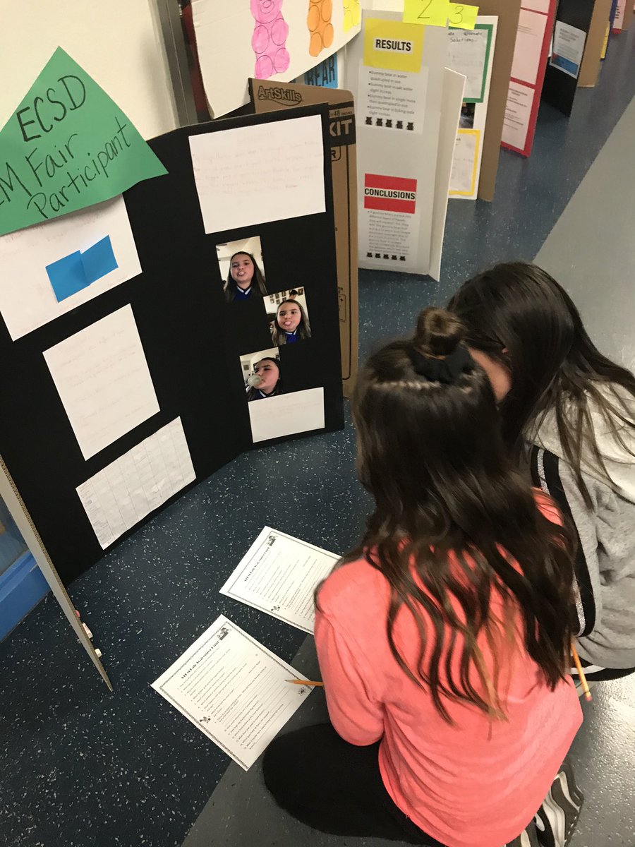 ECSDLeadMVES's tweet photo. Family STEM Fair Night at #MVES5⭐️ was a great success! Thank you to everyone for your help and support in making this time to share our students’ learning and hard work. #ScienceRocks #MVESCatchIt!💥 @JJackson_ECSD https://t.co/nSaFEiUwaY