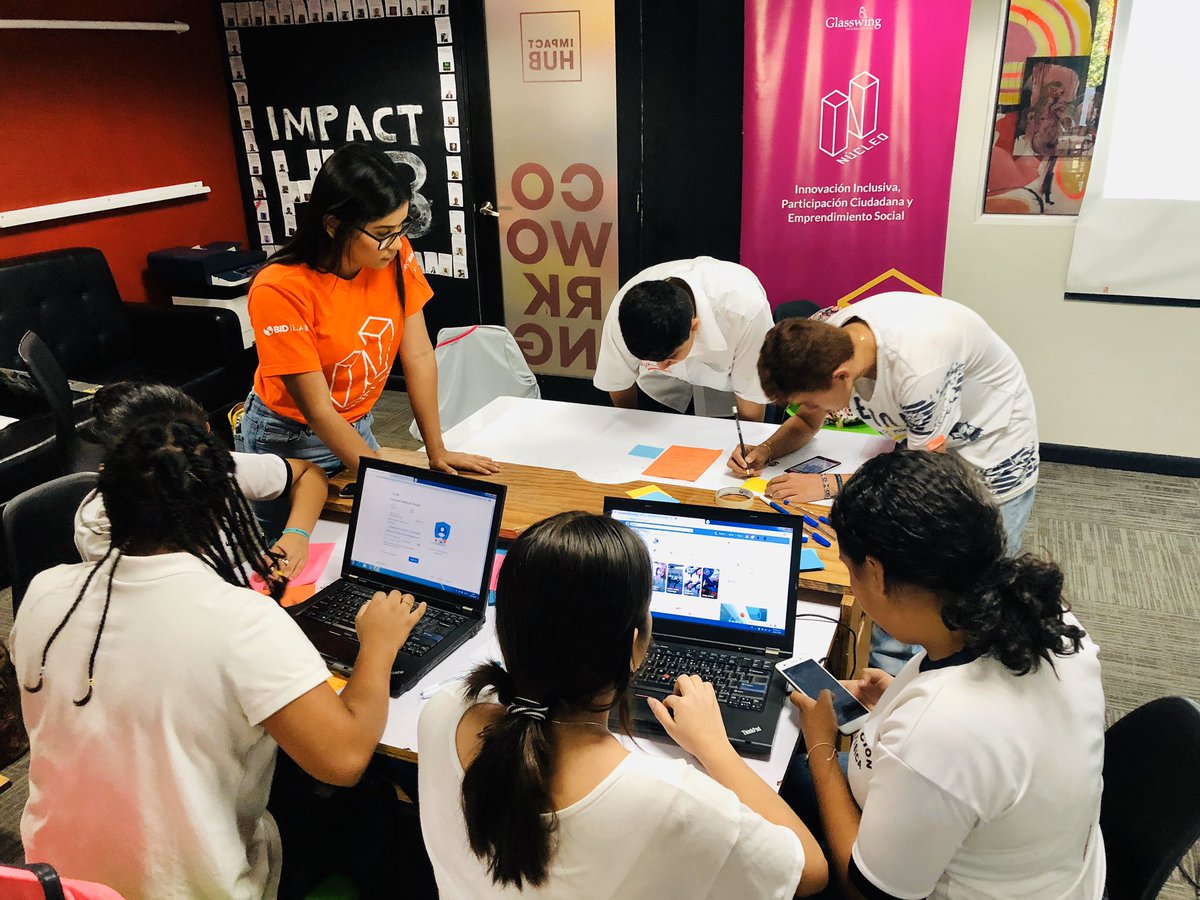 nucleolab_'s tweet photo. Más experimentos que se lanzan al mundo digital: encuestas, páginas de #Facebook canales de #YouTube videos y más 🤩 @Laboratoriala @IDB_Lab @ONUMujeres @alcaldia_ss mujeres y hombres trabajando en colaboración soluciones con empatía https://t.co/xpZZoDDzgV