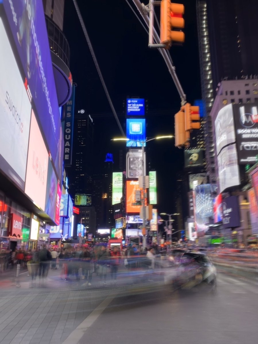 TGAS_PE's tweet image. Time square fun 🌃🗽 🏙 #TGSkiUSA