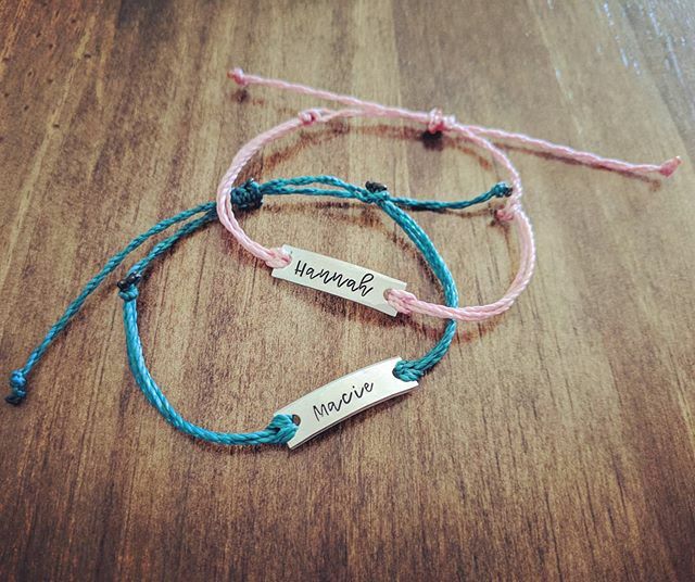 hammeredbynap's tweet image. These beauties are heading home today! #waxedthread #handmadebracelets #customjewelry #namejewelry #armcandy #handstamped #hammeredbynaptime ift.tt/37N68mj