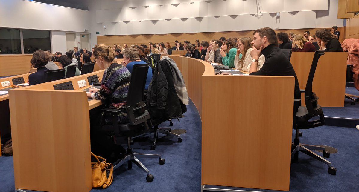 Studiedag intersekse personen. Ontwikkelen brochure die informatie zal verschaffen. Belangrijk dat ouders beslissing nemen obv juiste informatie en dat ze een gesprek aangaan met hun kind. <a href="/intersekse/">Intersekse</a>