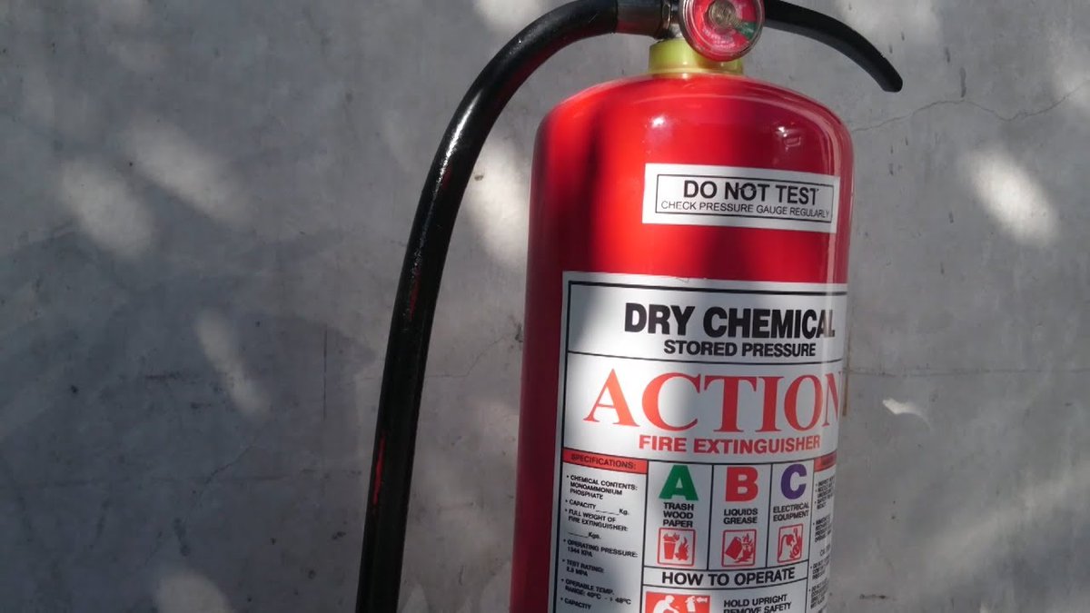 How to Use a Fire Extinguisher | Consumer Reports youtube.com/watch?v=ScEaGk…