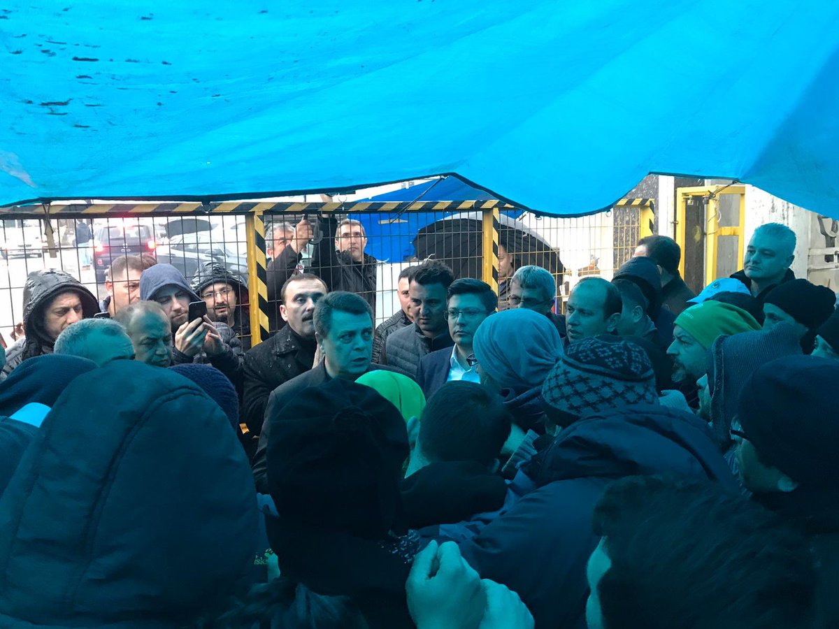KavlakPevrul's tweet photo. Zafer direnen Türk Metalli #BodoBode emekçisinin oldu. İşverenle yaptığımız görüşmeler neticesinde işten çıkarılan 81 arkadaşımız tekrar işbaşı yapacaklar.Ayrıca işveren,yetkiye yaptığı itirazı da çekerek toplu sözleşme müzakerelerine başlamayı da kabul etti.Zafer inananlarındır! https://t.co/VhPigq29uV