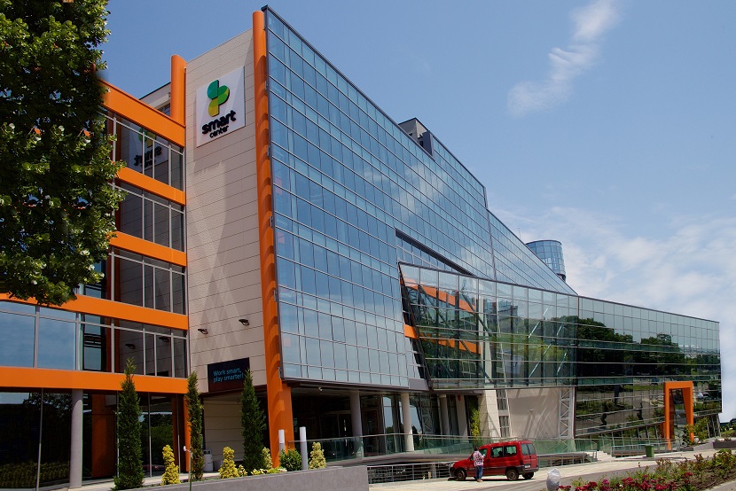 BildaSystem's tweet photo. In response to the need for more stylish design, the facade of Smart Center in Burgas was created with the help of Bilda cladding technology.
Building Type: Retail / Location: Burgas, Bulgaria / Architect: Penyo Stolarov / Cladding: Ceramics
#Bilda #facade #ceramics https://t.co/bBLsztAHr0