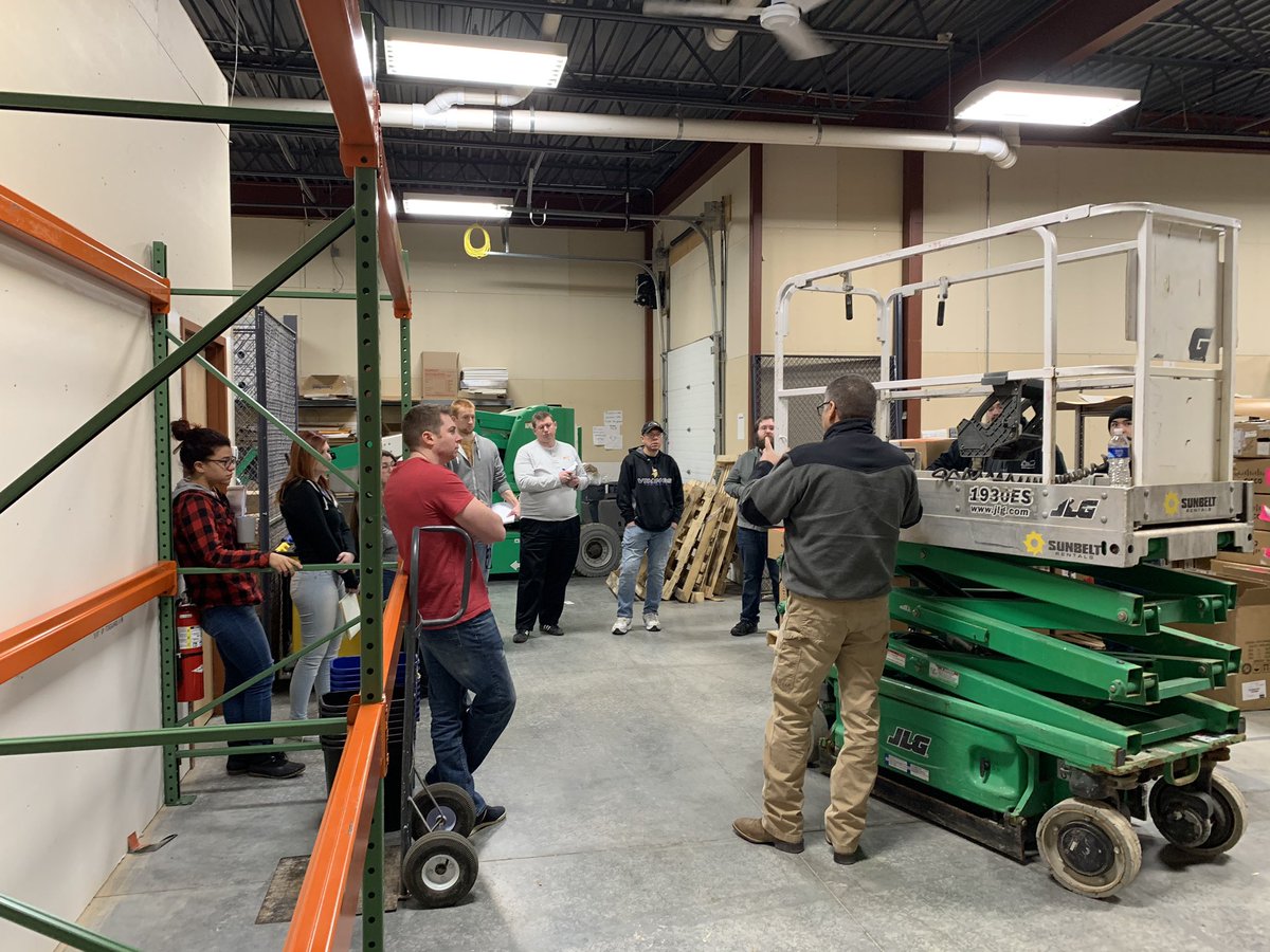 NET3140's tweet image. Lift Familiarization Class is now in session! This morning we're learning more about the lift inspection process, and basic lift safety issues and trouble shooting.
