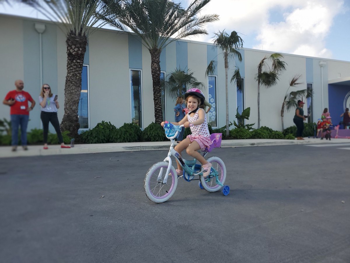 fernandarocco3's tweet photo. A little bit more of our 🚴‍♀️🚴‍♂️ Ride-A-Palooza! #CISinspires #cisprek4 https://t.co/383sKzcVSZ