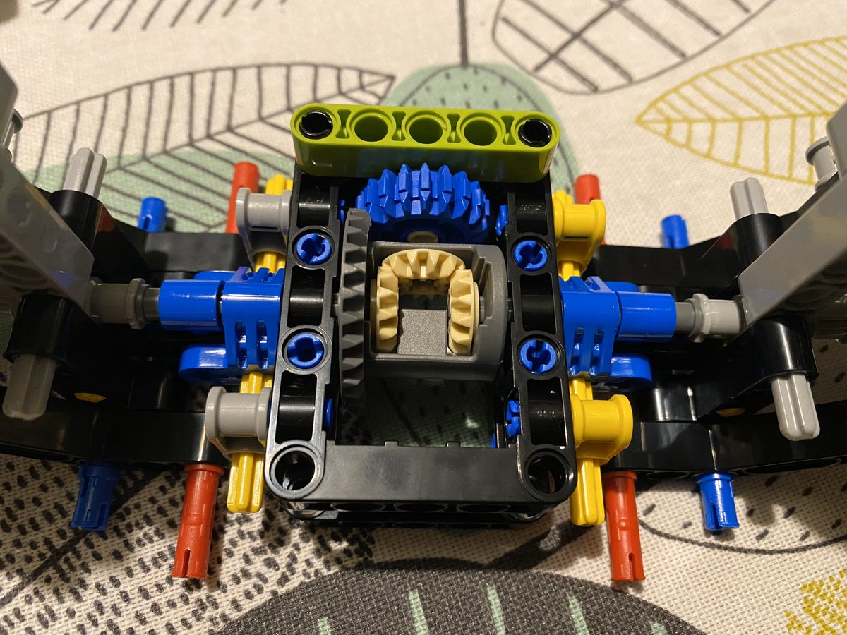 Working differential! In LEGO! I’m impressed.