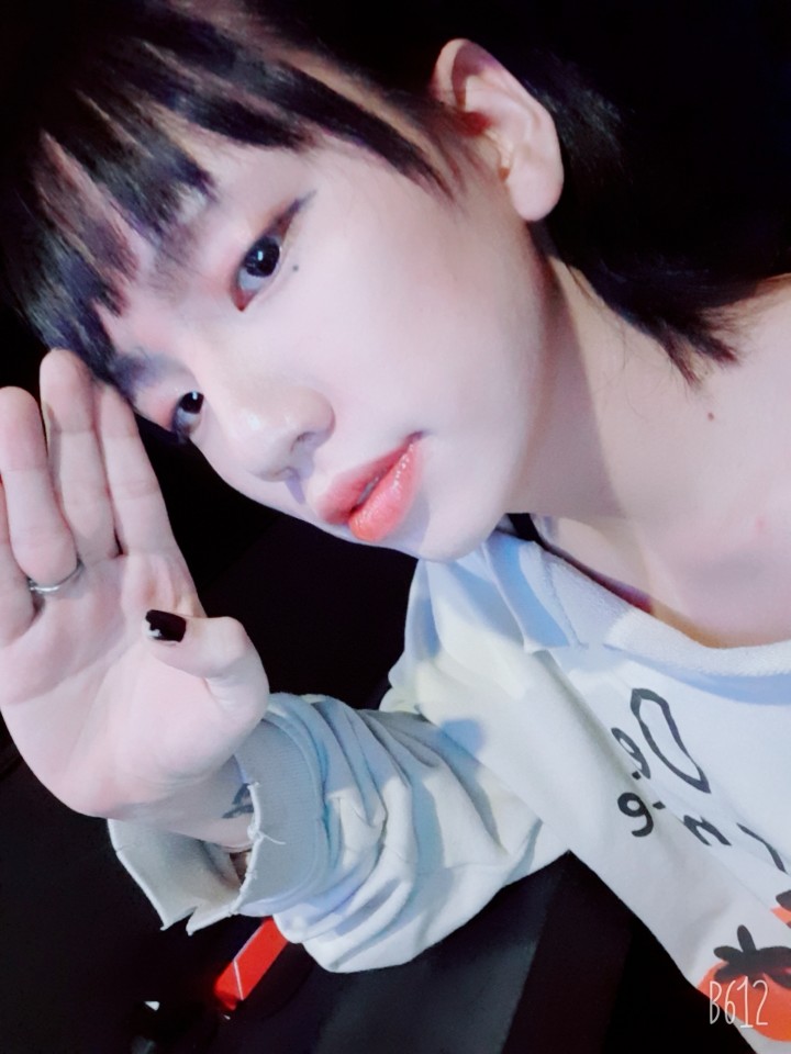 harusian9's tweet photo. #crossdreeser #cd #mtf #성소수자
오랜만에 트윗이에요, 검은머리로 바꿨어요. 
모두들 잘지냈나요? 보고싶었어요 https://t.co/EJAkEP86Ia