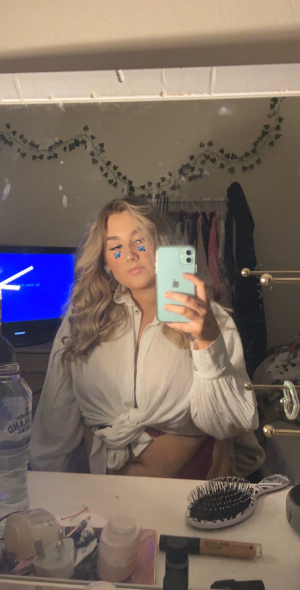 eleanorhanks_xo's tweet photo. Low key feeling myself tonight we love to see it xxxx #bodpos https://t.co/oJyg4Ppvwb