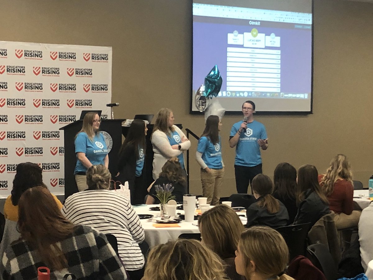 EdrisingSD's tweet photo. Thanks @DakotaState being such a great host. #ignitethefireSD #sdedchat https://t.co/ipbb4fad24