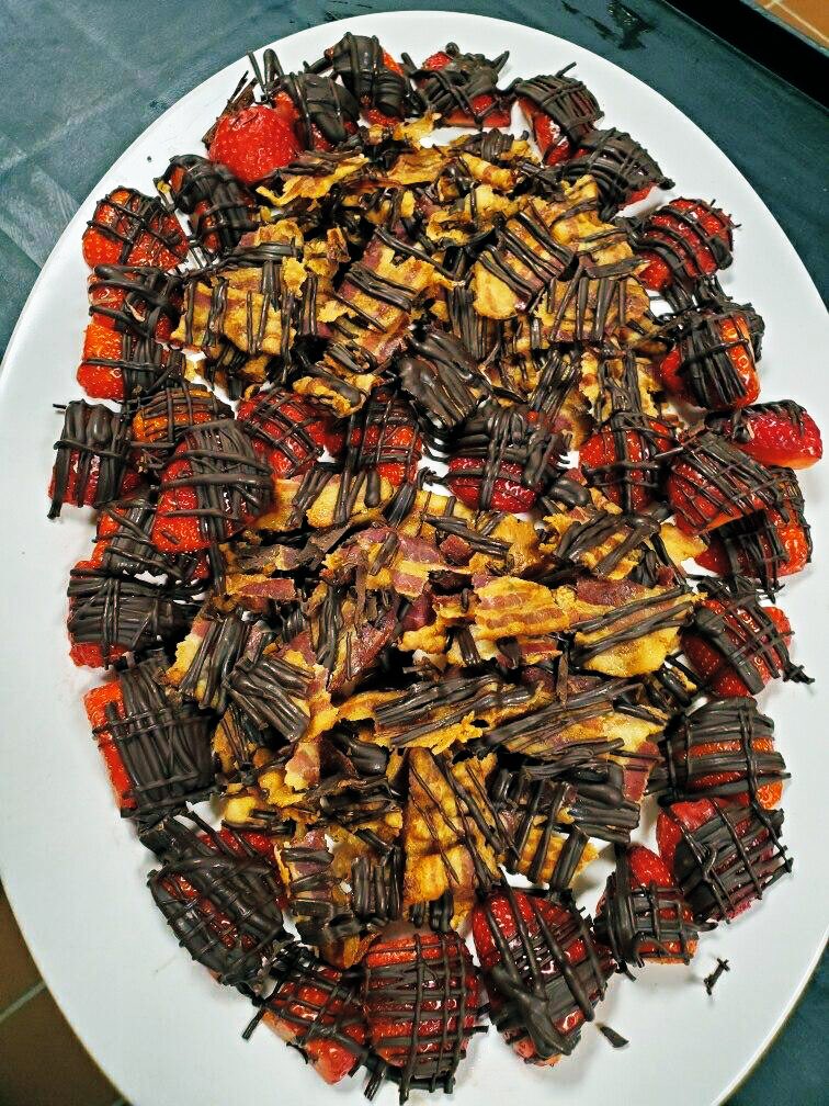 StonegateHC's tweet photo. How do you make bacon and strawberries better? Add chocolate to them they said!! #themeweek @StonegateHC @chefJohnDSS @nolafoodguy @AlyssaSpicer3 https://t.co/iSnRiMLYwv