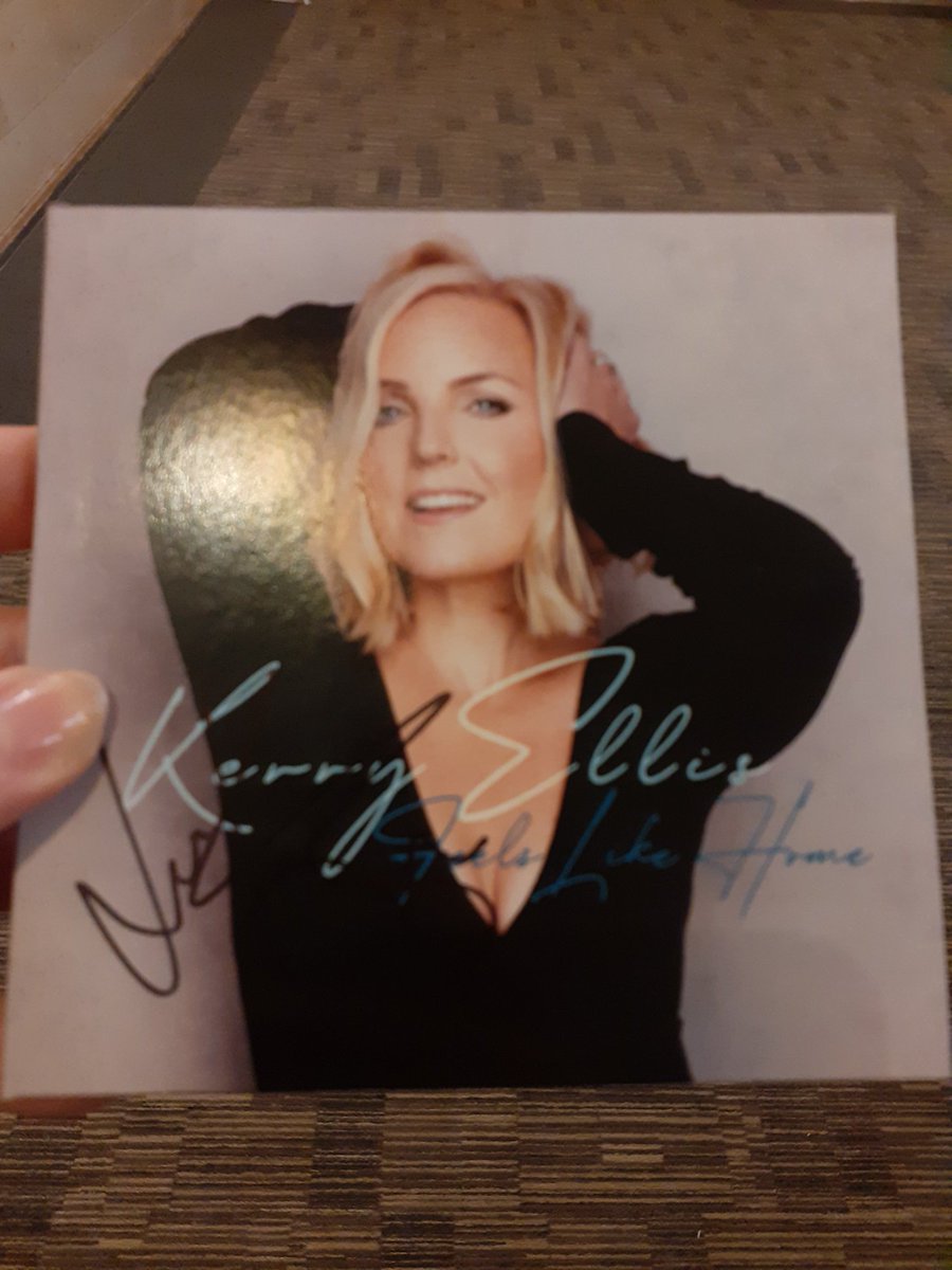 fimac22's tweet photo. @kerryjaneellis1 just got a copy - volunteering at your show tonight 😊 https://t.co/xBu8zlqIdz