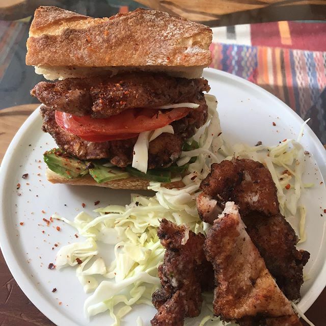 Kenken kara-age Sandwich🍅
.
.
.
.
#karaage #sandwich #friedchicken #friedchickensandwich ift.tt/2HGN927