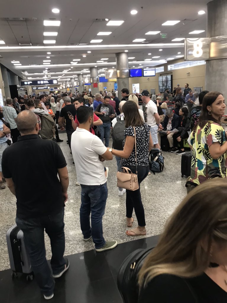 PLPtwit's tweet image. Intercargo de Asamblea por “disconformidad con los directivos de su empresa” en una de las principales oportunidades  para el crecimiento de la actividad turística. Hermoso país! #aeroparque