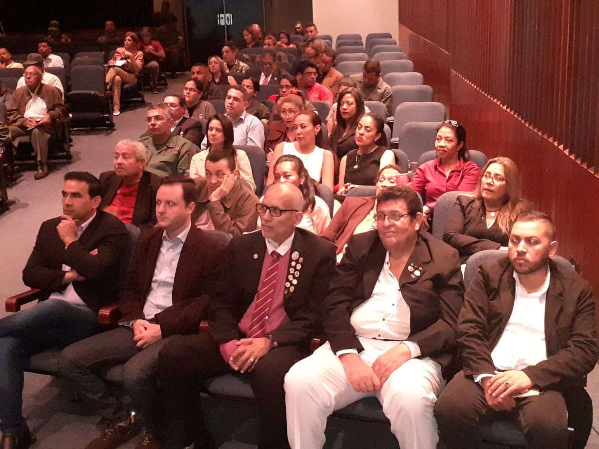 iaesen_umbv's tweet photo. #21Feb #AsiLoDijo 🗣 El MG. Ovidio Delgado Cmdte. de la REDI Occidental "El 4F somos todos... el Venezolano es fiero a la hora de defender la #Patria" en el marco de la III Fase del Ejercicio de Planificación Estratégica Bicentenario de la firma del Armisticio de Trujillo. https://t.co/oyRET0OZsM