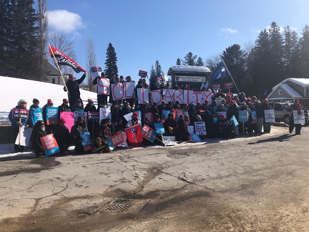 SLAR2023's tweet photo. Heartfelt thanks to the 200,000 + educators, parents, families, and unions for taking a historic stand today for students &amp; publicly funded public ed!! Inspiring and phenomenal!! You’re all amazing! #EducatorsUnited @ETFOeducators @aefo @osstf @OECTAProv @OFLabour https://t.co/3eW276RlX6