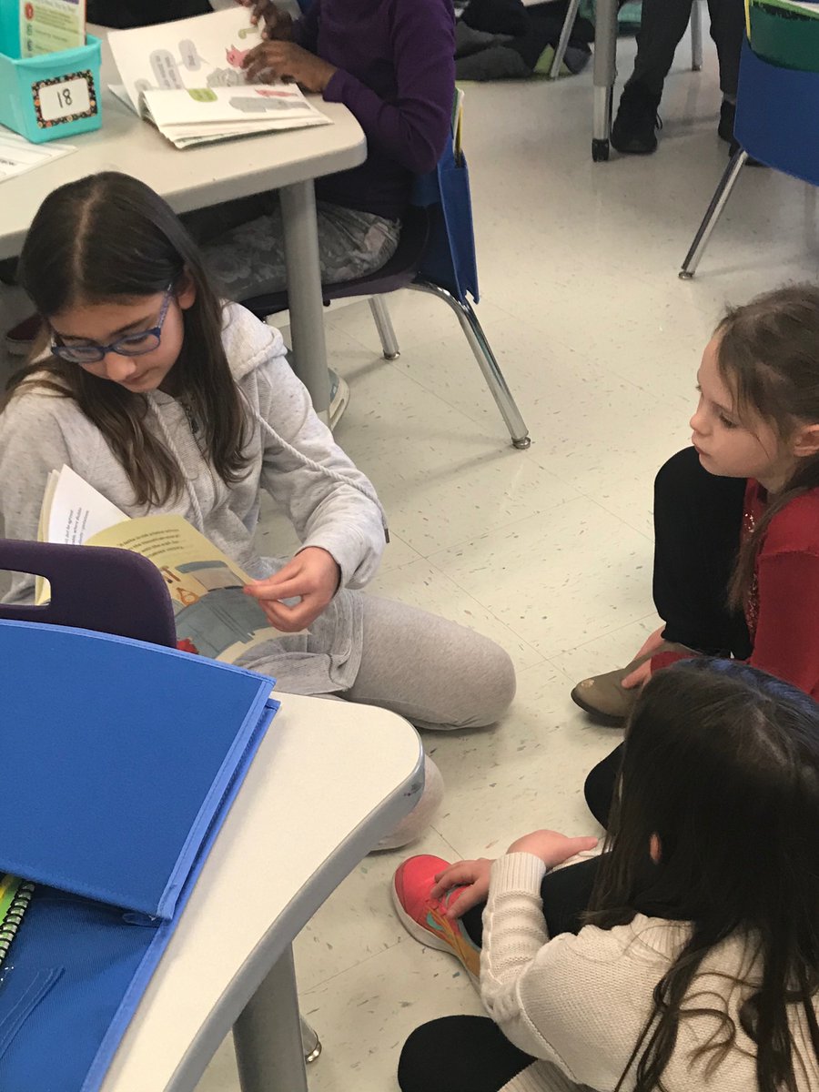 MsPayneSLES's tweet photo. Sixth grade and first grade reading buddies today! Everyone did a wonderful job reading and making some new friends! https://t.co/sF6vLQrwsI