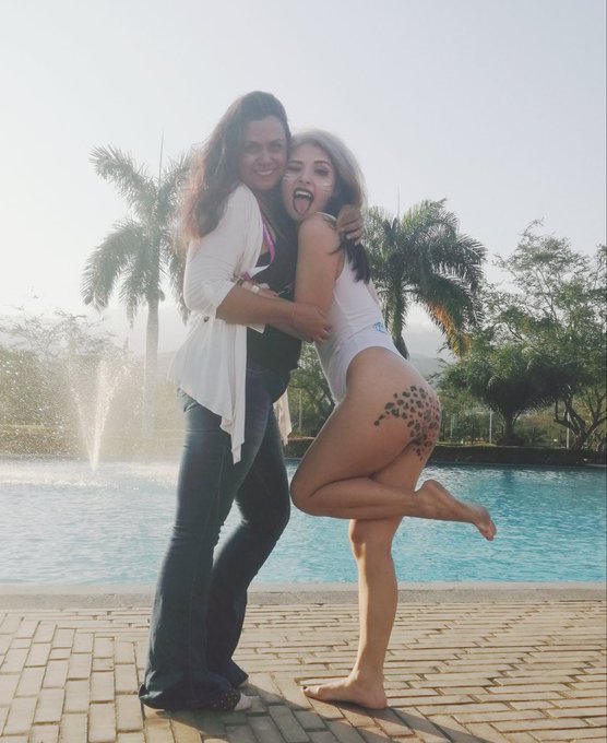 Miren esta mujer hermosa que conoc&iacute; ❤️😍 es un amor https://t.co/IYbRLCAzwQ<a href="/tag/colombia"class="tags"><span>#colombia</span></a><a href="/tag/stunt"class="tags"><span>#stunt</span></a>