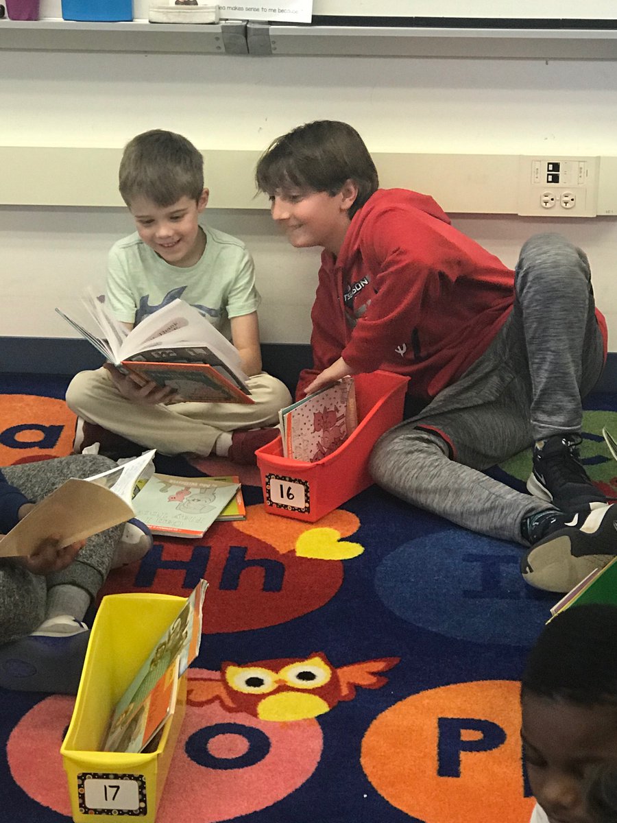 MsPayneSLES's tweet photo. Sixth grade and first grade reading buddies today! Everyone did a wonderful job reading and making some new friends! https://t.co/dIGm5A8oZr