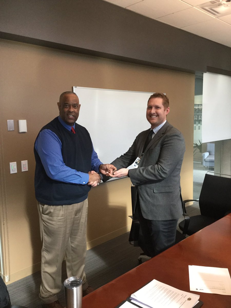 wastatepatrol's tweet image. Chief Batiste presenting James Fowler with his new Chaplains badge. The newest WSP/WDFW Chaplain. He will be assisting in the D1 area. Welcome to the family James.