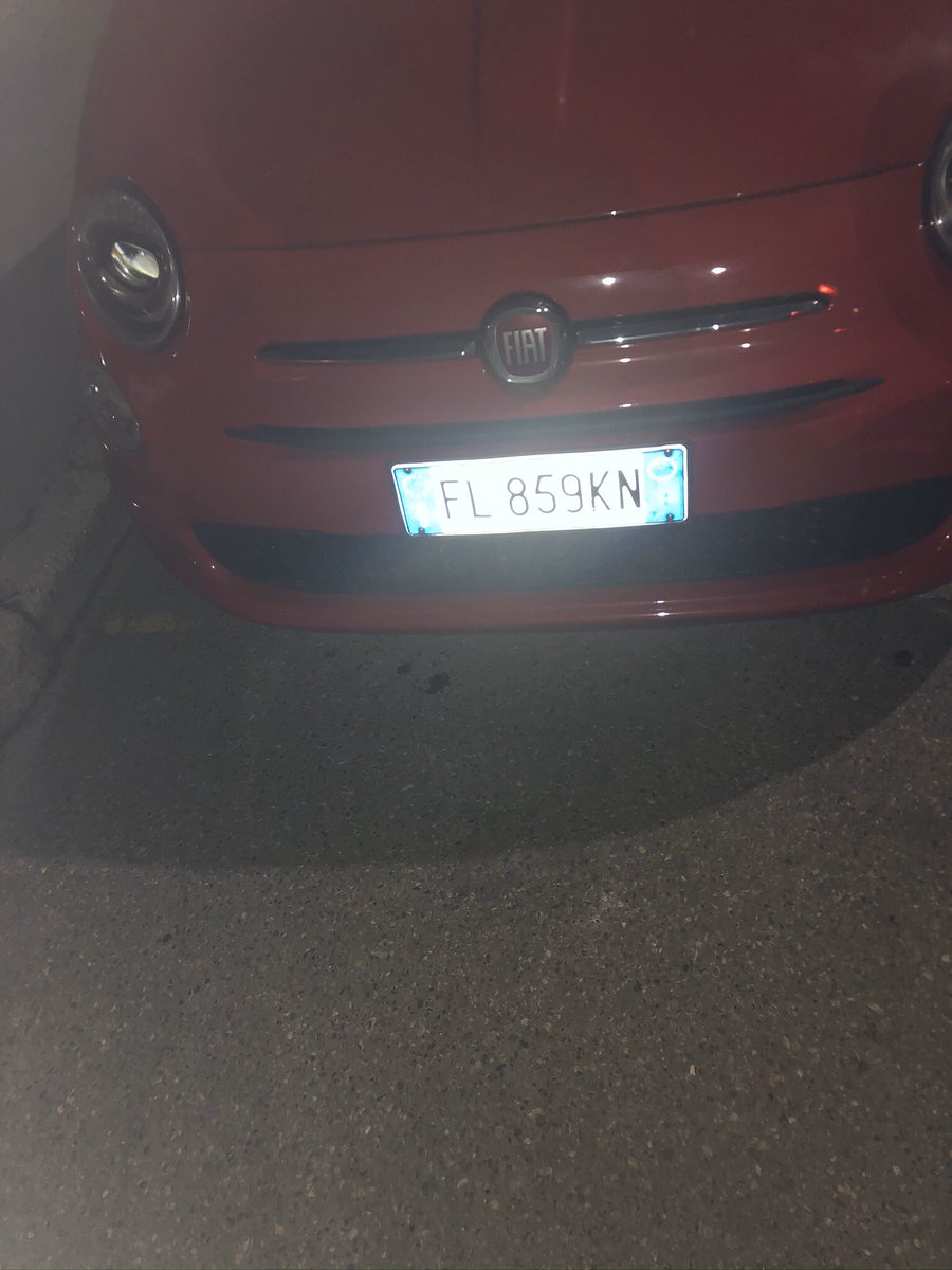 ManuKron's tweet photo. @Enjoy vi segnalo una vostra macchina parcheggiata scorrettamente in posizione pericolosa per chi entra ed esce da due accessi a box e in palese violazione di un divieto di sosta indirizzo via Montessori 2 Milano nelle foto targa e posizione potete rimuoverla ? Grazie https://t.co/ZtvSFer47c