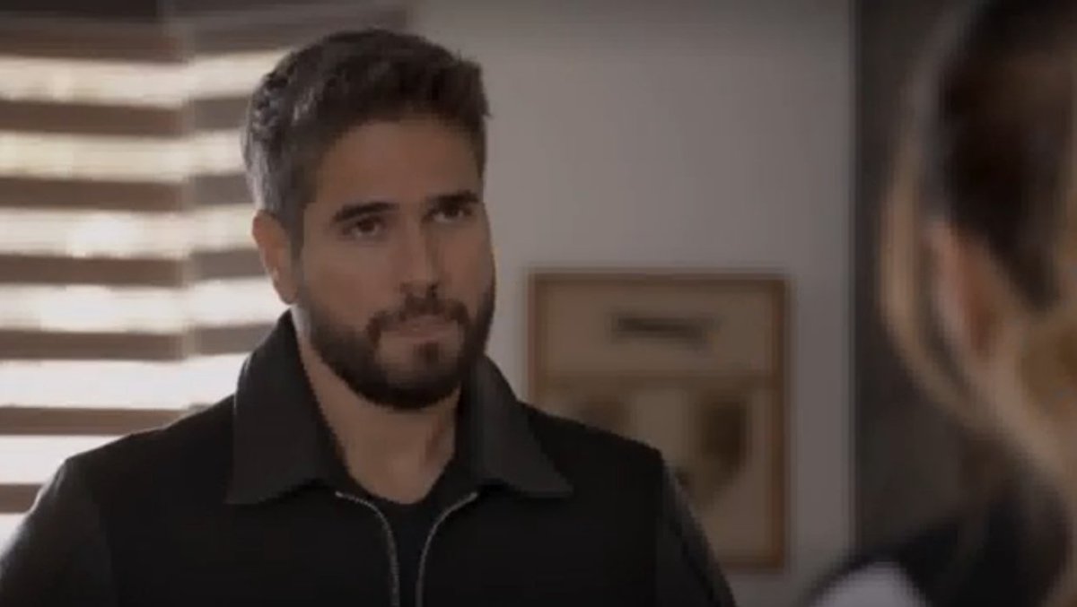 DaniArenasCol's tweet photo. #FelizViernesATodos #CollagesyCapturas #10Parte #MejoresMomentos #DavidParedes @DanArenas #Capitulo74 @MedicosOf #MedicosLineaDeVida #ConLasEstrellas #TeamMedicos #finalfelizparadavina #FelizFinDeSemana 😍❤😘🥰💗🙏🏼😎💣💥🔥 https://t.co/mJ1gxkhZ8k