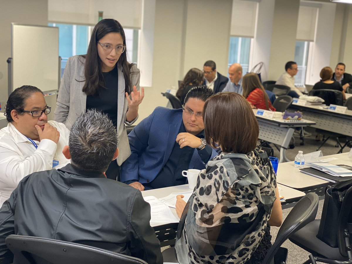 EscuelaOEA's tweet photo. L@s alumn@s del Programa de #AltaDirecciónPolítica participaron en un taller práctico para presentar una petición y/o solicitud de medidas caultelares ante la @CIDH dirigido por las Abogadas María Clara Nazar y Alejandra Fernandez. 📖 https://t.co/poeDVtOfuc… https://t.co/gUOmjqXjfx
