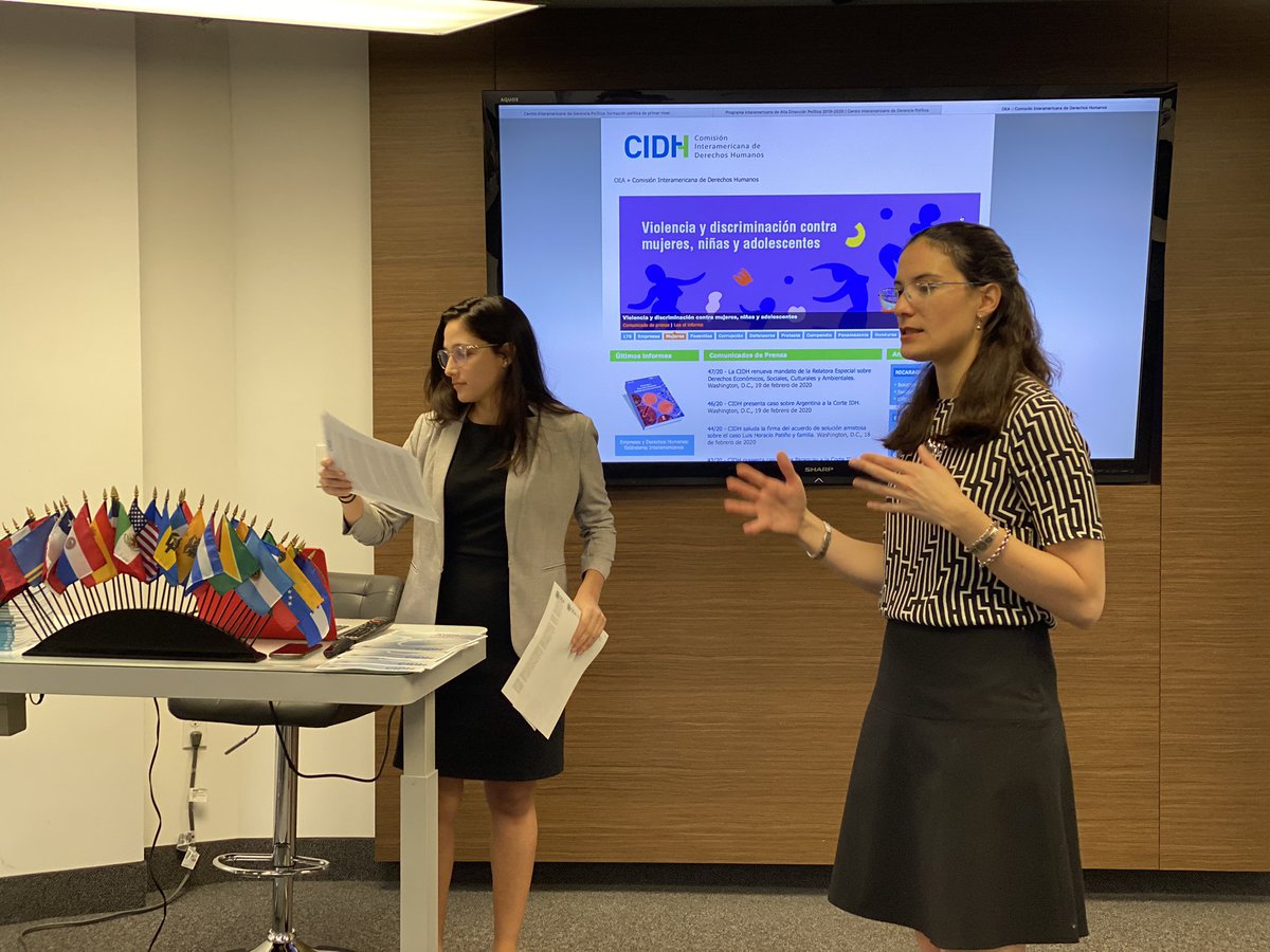 EscuelaOEA's tweet photo. L@s alumn@s del Programa de #AltaDirecciónPolítica participaron en un taller práctico para presentar una petición y/o solicitud de medidas caultelares ante la @CIDH dirigido por las Abogadas María Clara Nazar y Alejandra Fernandez. 📖 https://t.co/poeDVtOfuc… https://t.co/gUOmjqXjfx