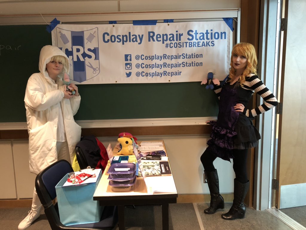 CosplayRepair's tweet photo. ๐กCosplay Repair is ready for TsukinoCon! Open today until 7pm in ECS 128. #tsukinocon #cosplayrepair #cosplayer #pnwcosplay #cositbreaks @lorichicken https://t.co/ehM6yxxLhB