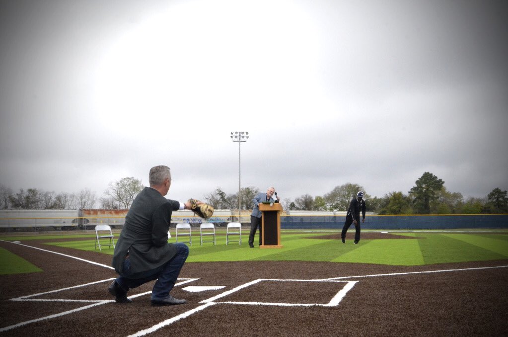 actglobalturf's tweet photo. We had a blast celebrating the first NR34 synthetic turf baseball field at West Orange-Stark High School! Thank you RS3 Turf and General Sports Surfaces for co-hosting the event and thank you West Orange-Stark for making us feel right at home. #FieldFeatureFriday #NR34 https://t.co/QfhjY9N6pV