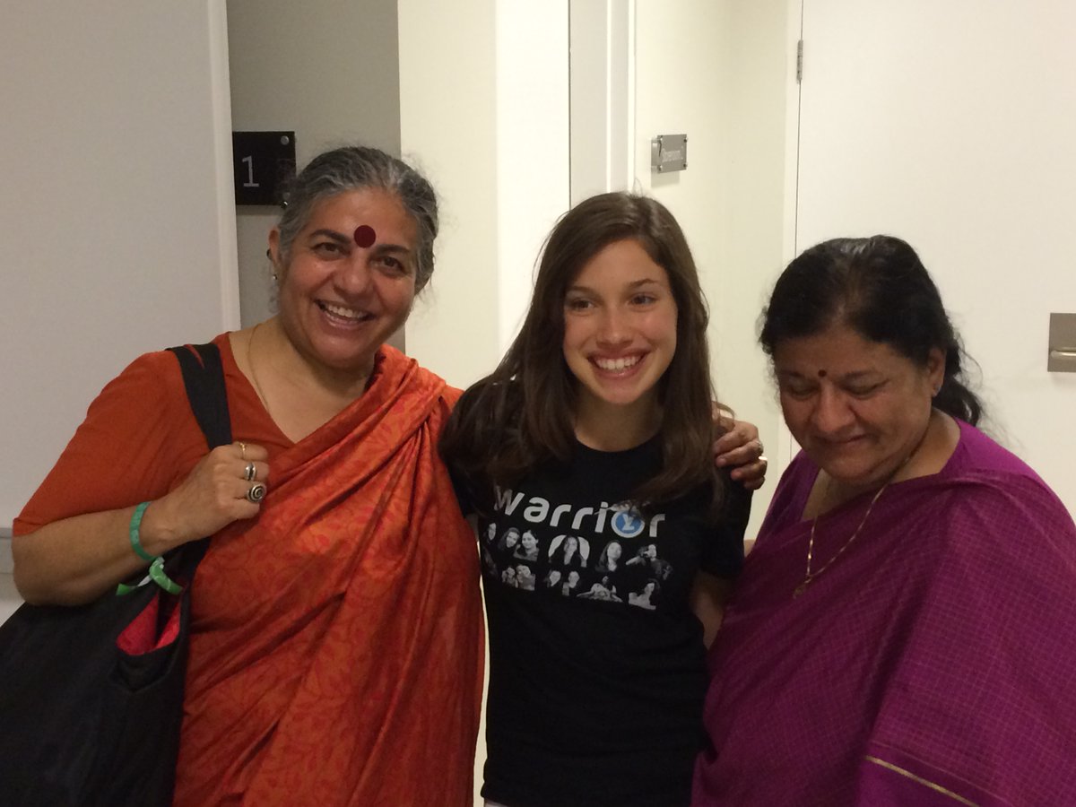 RachelsNews's tweet image. #BecauseOfATeacher I learned to stand-speak up to protect nature our source of life) against intensive industrial Ag (GMOs) devastating ecosystems our 🌎 &amp;amp; many lives, she was exceptional helped me understand &amp;amp; fall in 💚with🐝🐦🦋🐟🐖 seeds composting and growing food essentials