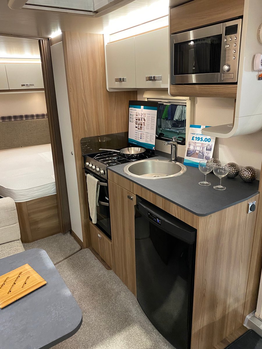 There's not much time left to take advantage of the NEC show offer and make big savings on caravans like the 2020 Sprite Super Quattro FB! Ian & Nick are at the show and ready to help, come along and talk to us!tinyurl.com/u9t4snj#SwiftC… #CaravanCampingAndMotorhomeShow