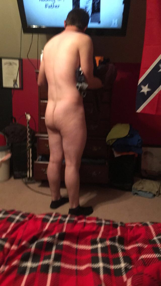 garrison_gt's tweet photo. I tried to sell my wife’s nudes, now it’s my turn. DM me to see the front 😉 https://t.co/DLqz4wdXON