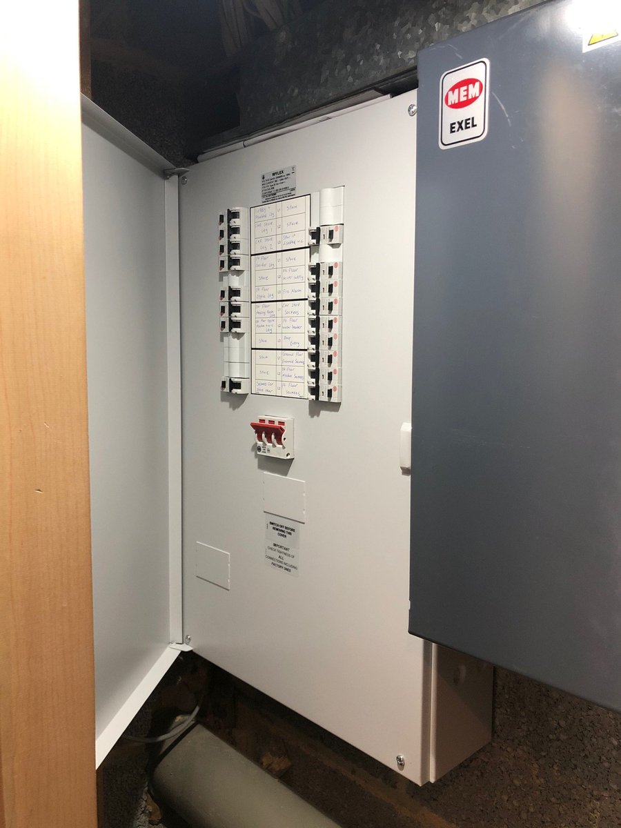 TGElectrics's tweet photo. Before and after images of a fuseboard upgrade to modern consumer unit with RCD protection in an industrial complex. Carried out in Sevenoaks, Kent. These services and more are offered in Tunbridge Wells and all surrounding areas today!
#TunbridgeWells  #tunwellstrades https://t.co/FTXb5zIoKb
