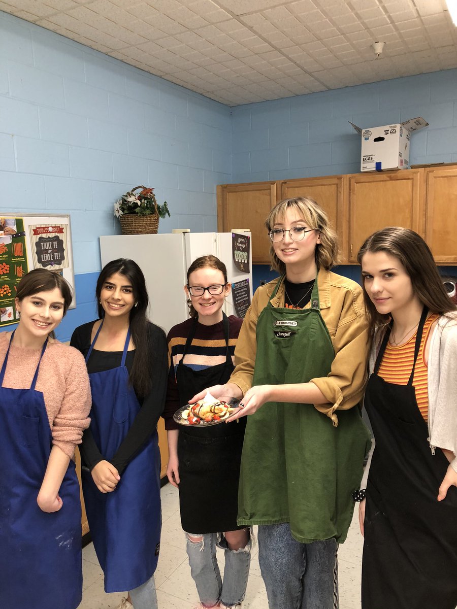 LiDebona's tweet photo. Julia Child would be proud of our “French Chefs”. @MHSSPrincipal #MTPSpride https://t.co/nWrnKg464W
