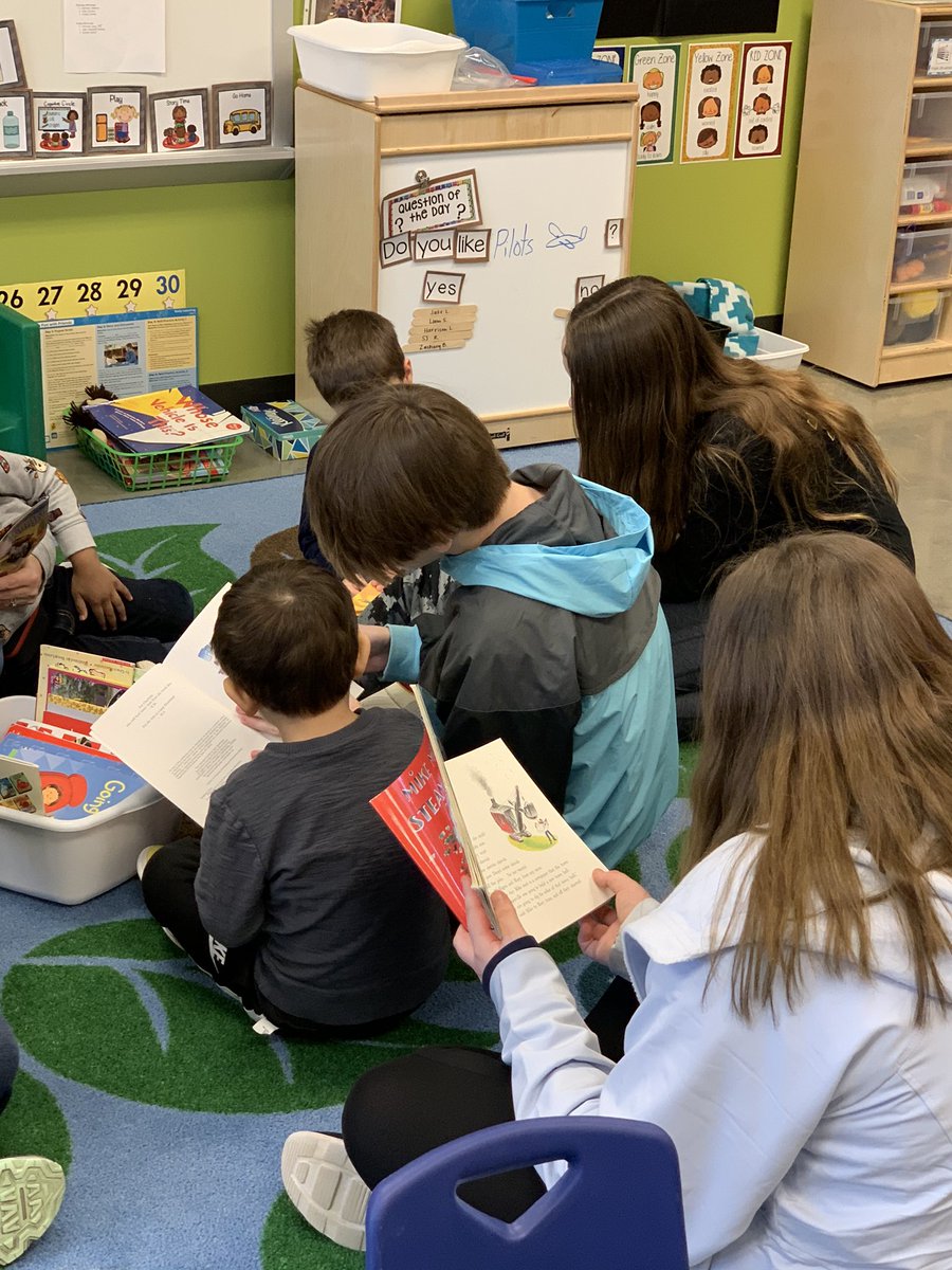 JodiBoschert's tweet photo. MS Ss are having a great visit at the ELC for #StudentPD #OFarmPride https://t.co/ONJSMRDaew