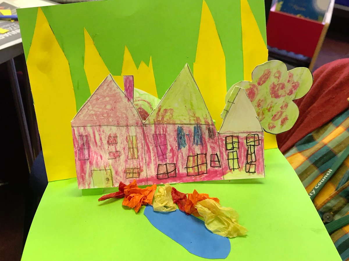 WeybridgeLib's tweet photo. More talented young library members @weybridgelib with their brilliant pop-up cities! #halftermcrafts @SurreyLibraries @oohweybridge @SurreyMummy https://t.co/NsiRDFMLhV