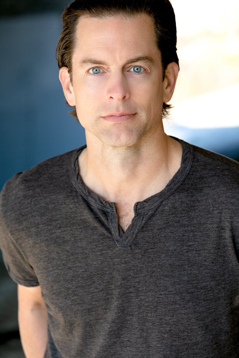 Mommy2JandB's tweet photo. I have the PERFECT person for the role π€© @michaelmuhney He has the wit, charm and talent to pull off #MickeyHaller #ThisisYOURguy #LincolnLawyerTV βοΈ π @Connellybooks https://t.co/c3wMij8KlZ