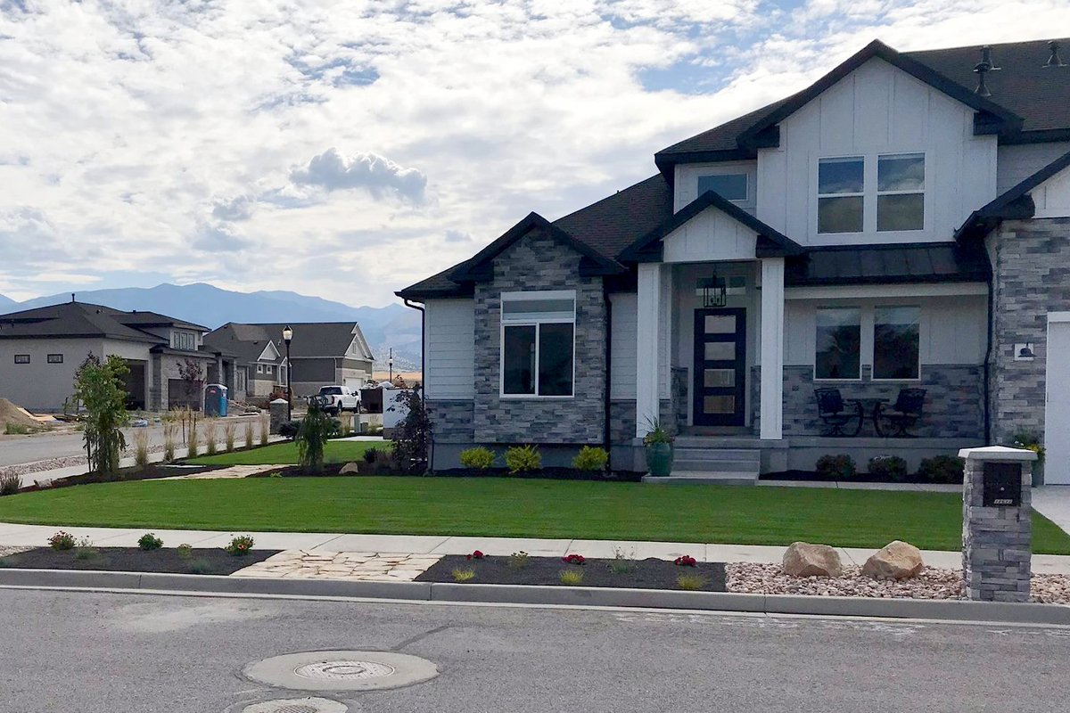 RivertonUtahGov's tweet photo. Riverton City is hosting a Localscapes University workshop in March through the Keep Riverton Beautiful program. Workshops are taught by staff from the @GardenParkUT. For details, or to register, visit https://t.co/ccfKsajvUx. https://t.co/kCEx6hECG4