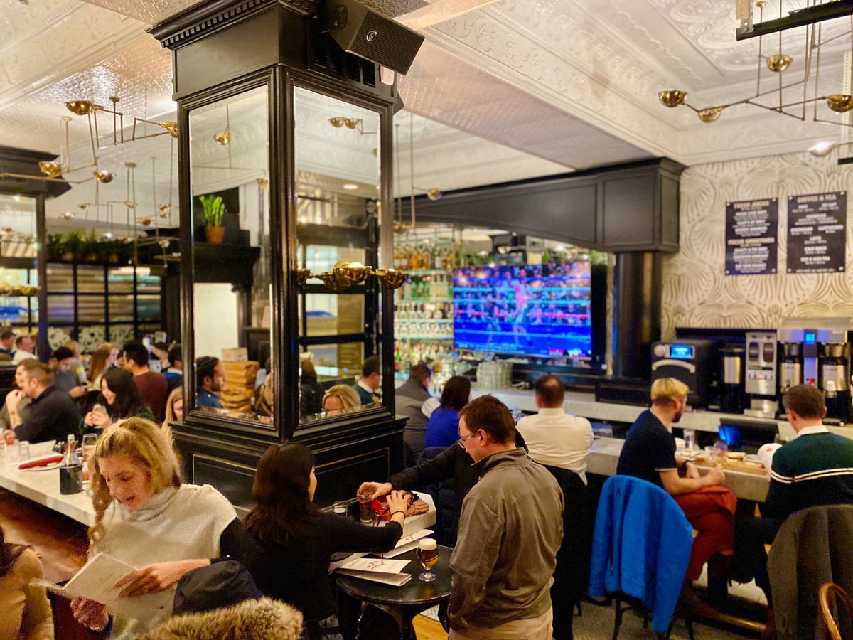 About last night... They don’t call it Happy Hour for nothin’. Plan the happiest part of your day accordingly — all bottles of wine are 50% off from 3-7pm 🍷