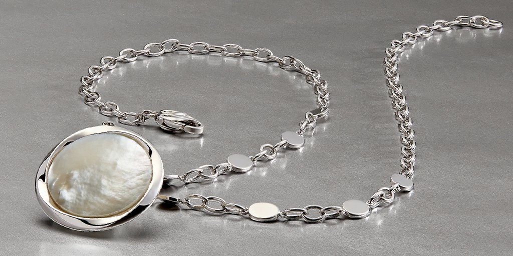 HonoraPearls's tweet photo. Wear it to work, at a party or a dinner date. Basically, wear it everywhere! ๐ ๐๏ธ https://t.co/eY4YHnVb5o
#PearlsThatGoWith #Everything #FridayFeeling https://t.co/vQdB5GdMBM