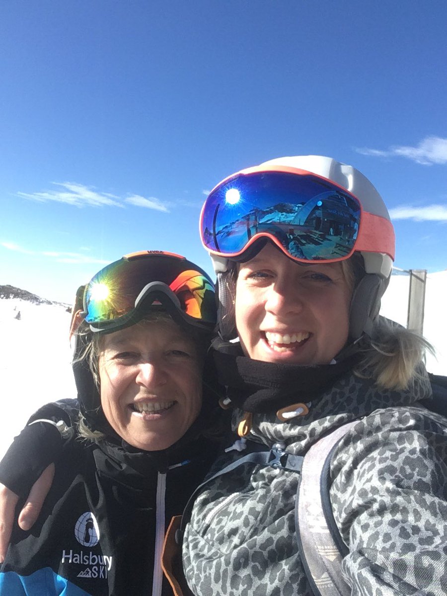 Kingshill_PE's tweet photo. This special lady has been with us every step of the way, the kids love her and we cannot thank you enough! YOU ARE THE BEST SUPER SUZI!!! @HalsburySki @kingshillschool #supersuzi #bestrep https://t.co/BWHaoLzbaM